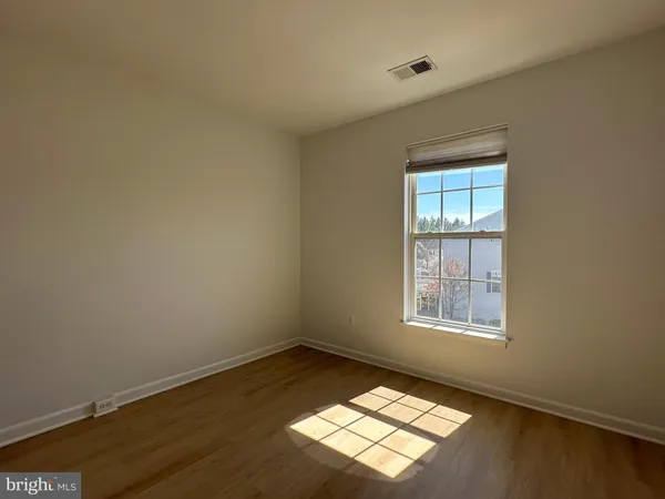 $3,100 | 25274 Gothic Square, Chantilly, VA 20152