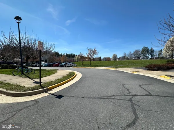 $3,100 | 25274 Gothic Square, Chantilly, VA 20152