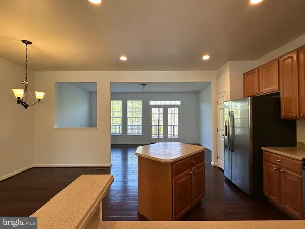 $3,100 | 25274 Gothic Square, Chantilly, VA 20152