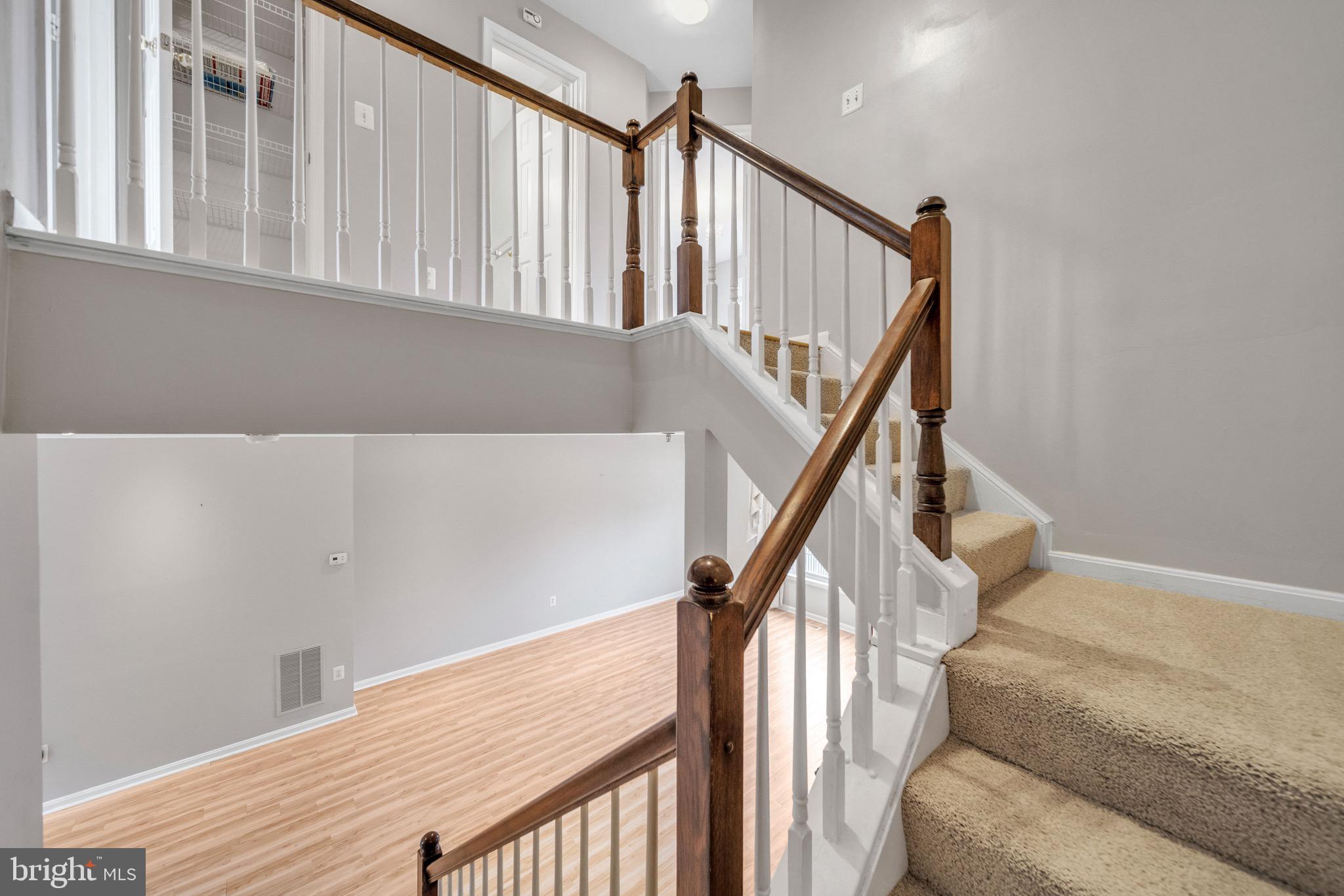 122 Longpoint Way Gaithersburg, MD 20878 - Photo 11 of 37 a view of entryway