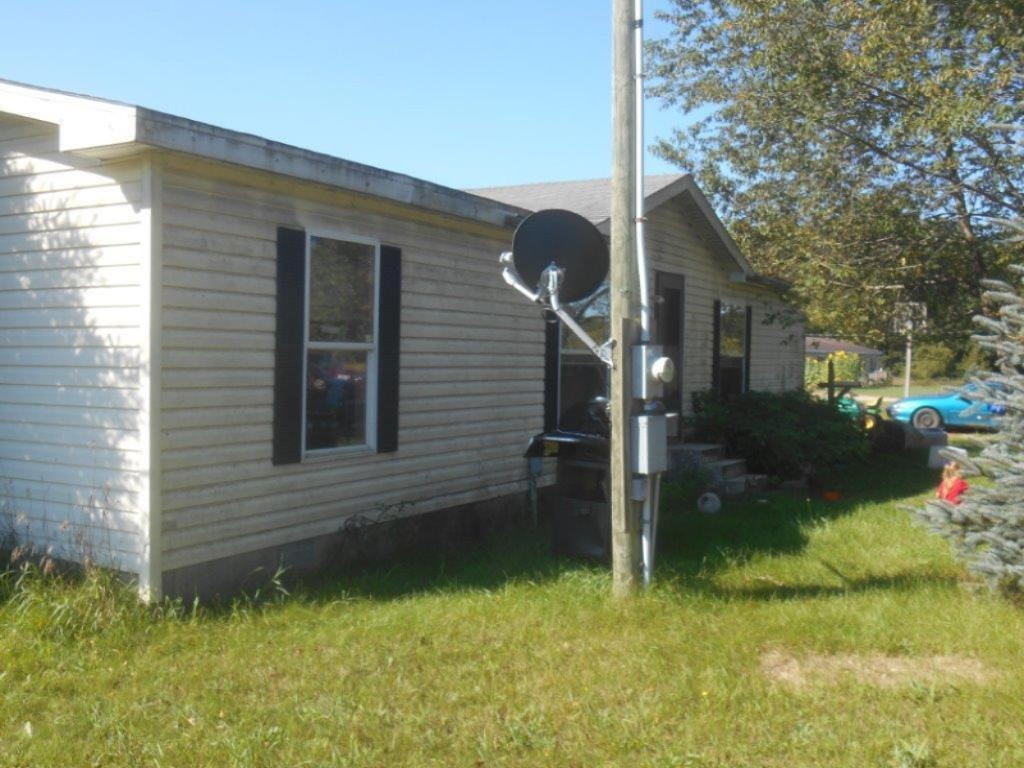 22701 North County Line Road Newaygo, MI 49337 - Photo 1 of 20 front lg