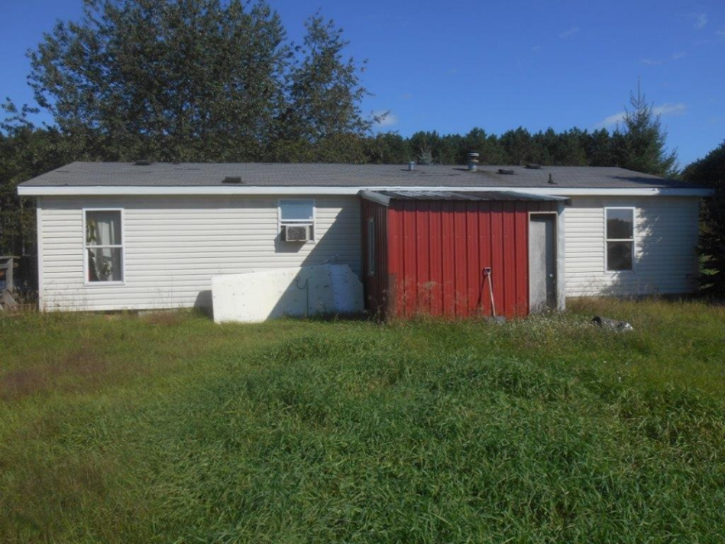 22701 North County Line Road Newaygo, MI 49337 - Photo 4 of 20 back also lf