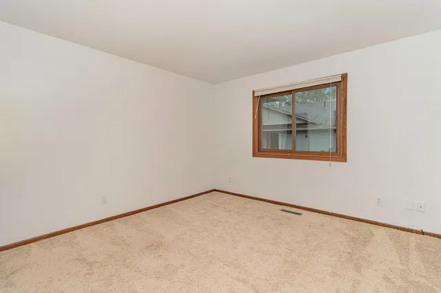 $200,000 | 7944 Charles Way, Inver Grove Heights, MN 55076