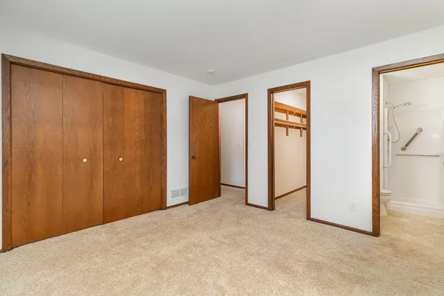 $200,000 | 7944 Charles Way, Inver Grove Heights, MN 55076