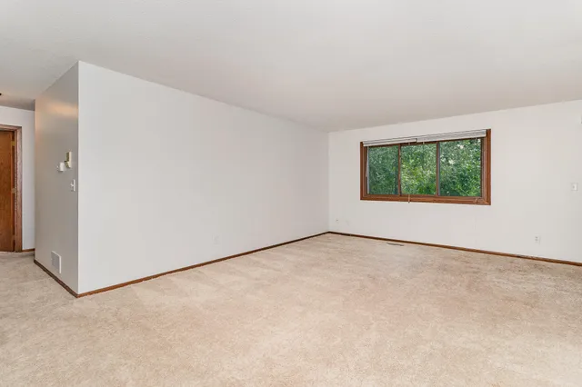 $200,000 | 7944 Charles Way, Inver Grove Heights, MN 55076