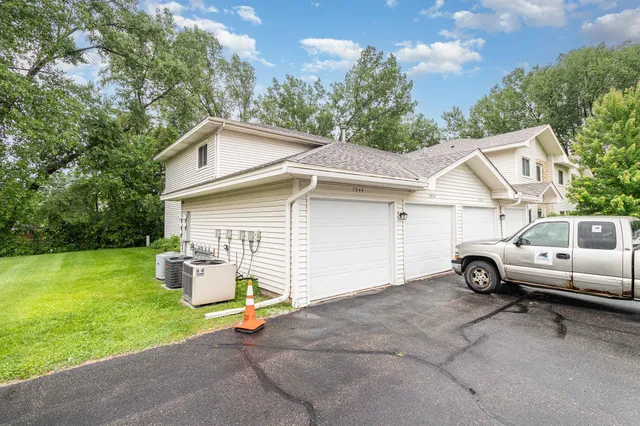 $200,000 | 7944 Charles Way, Inver Grove Heights, MN 55076