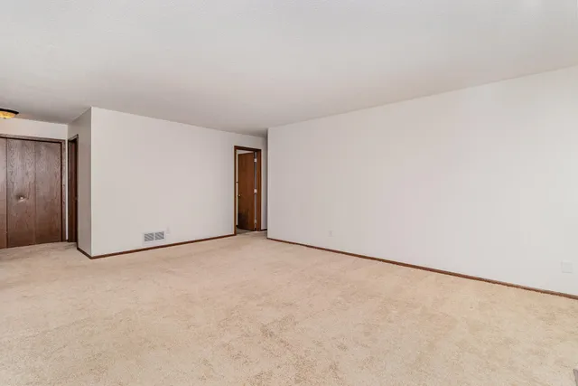 $200,000 | 7944 Charles Way, Inver Grove Heights, MN 55076