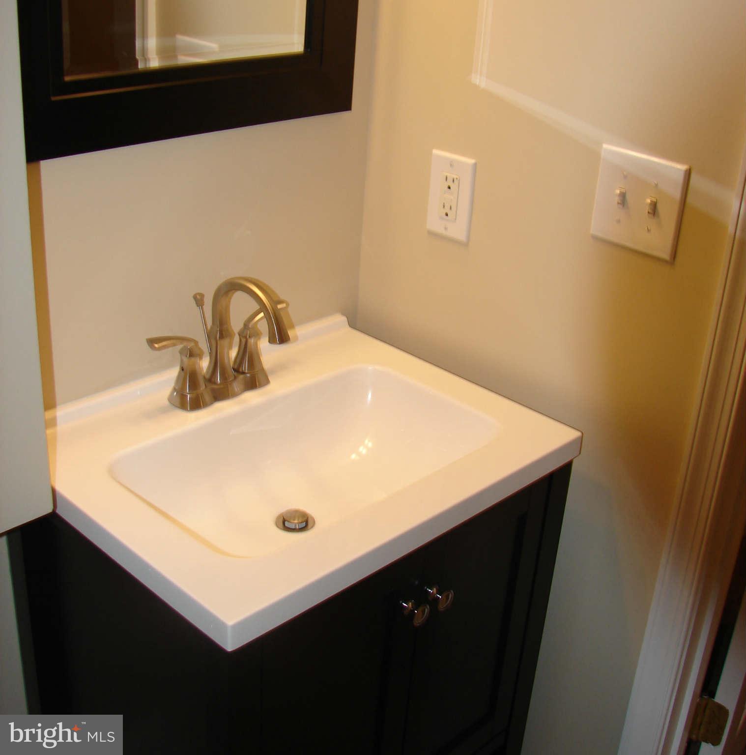 315 Leeanne Road Baltimore, MD 21221 - Photo 12 of 21 Bath