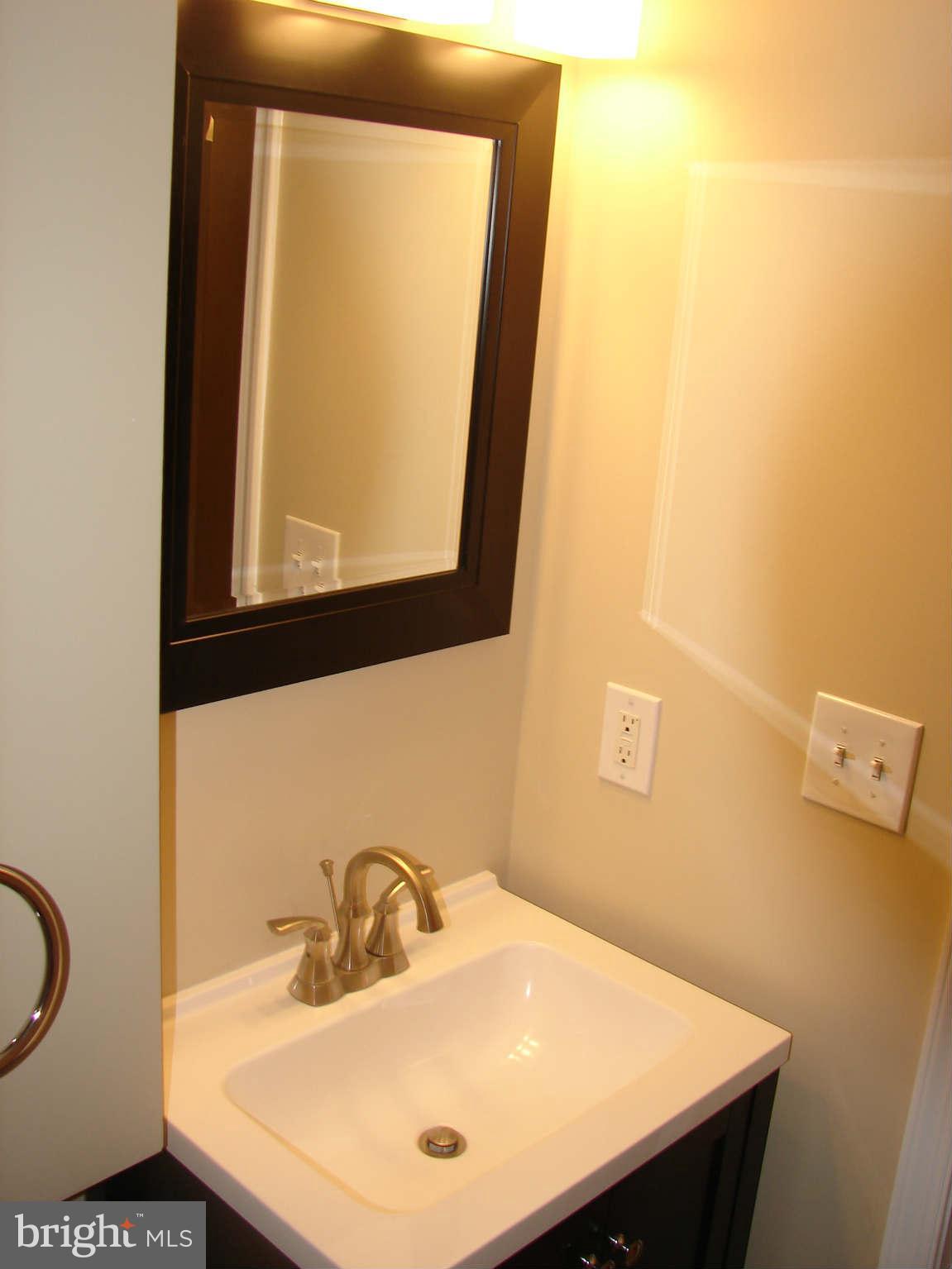 315 Leeanne Road Baltimore, MD 21221 - Photo 13 of 21 Bath