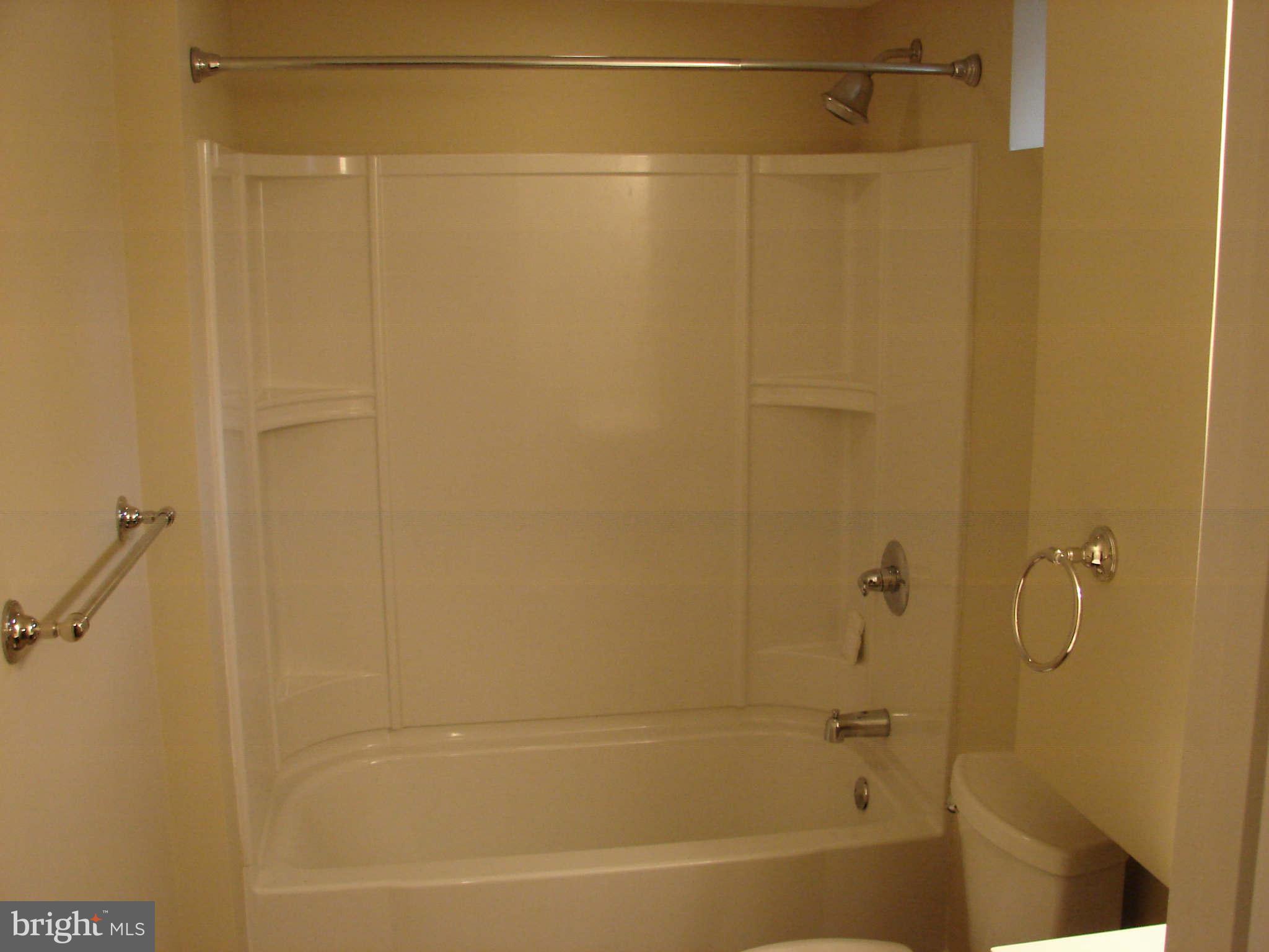 315 Leeanne Road Baltimore, MD 21221 - Photo 15 of 21 Bath