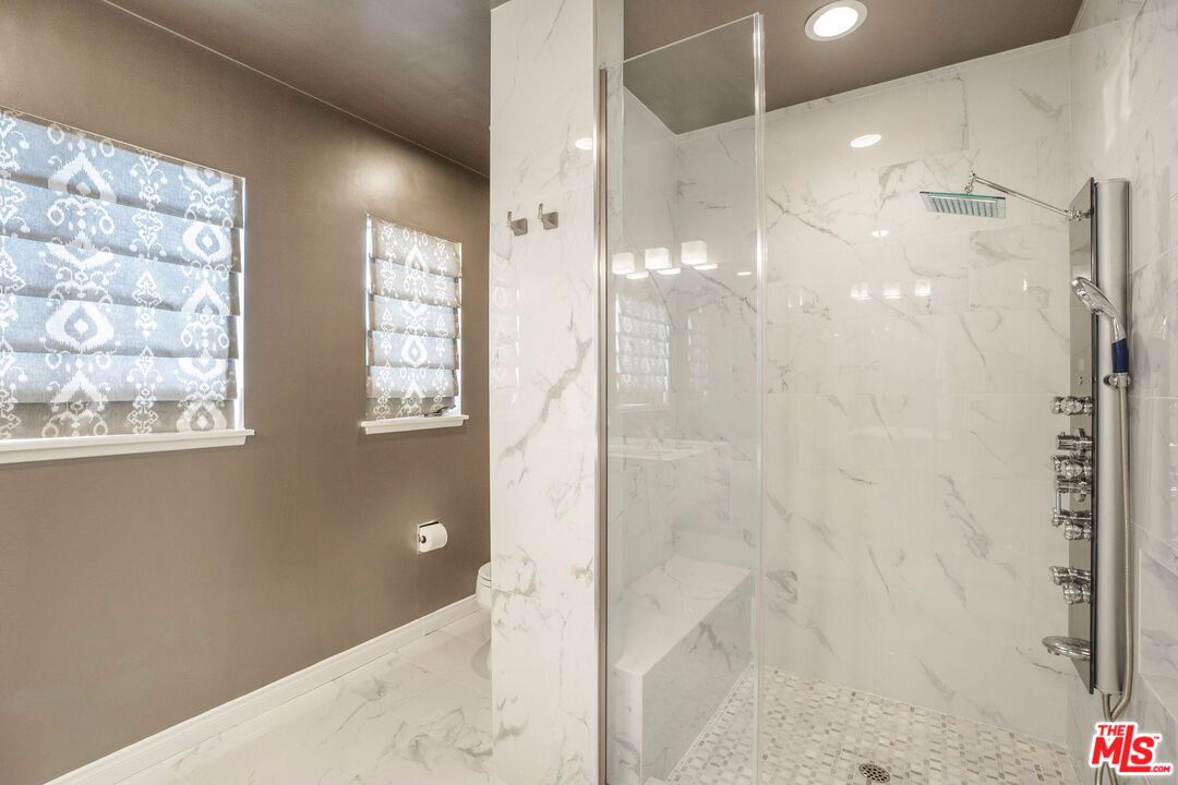 4831 Collett Avenue Encino, CA 91436 - Photo 21 of 30