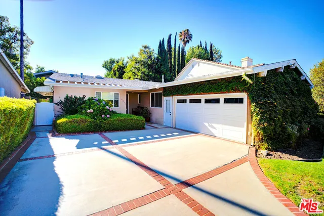$1,609,000 | 4831 Collett Avenue, Encino, CA 91436