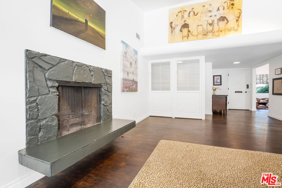 4831 Collett Avenue Encino, CA 91436 - Photo 4 of 30