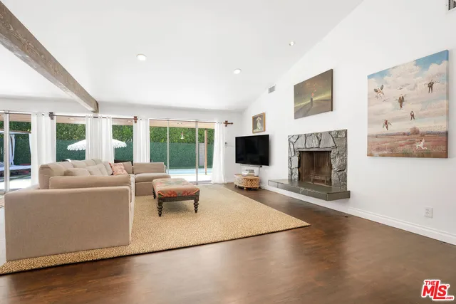 $1,609,000 | 4831 Collett Avenue, Encino, CA 91436