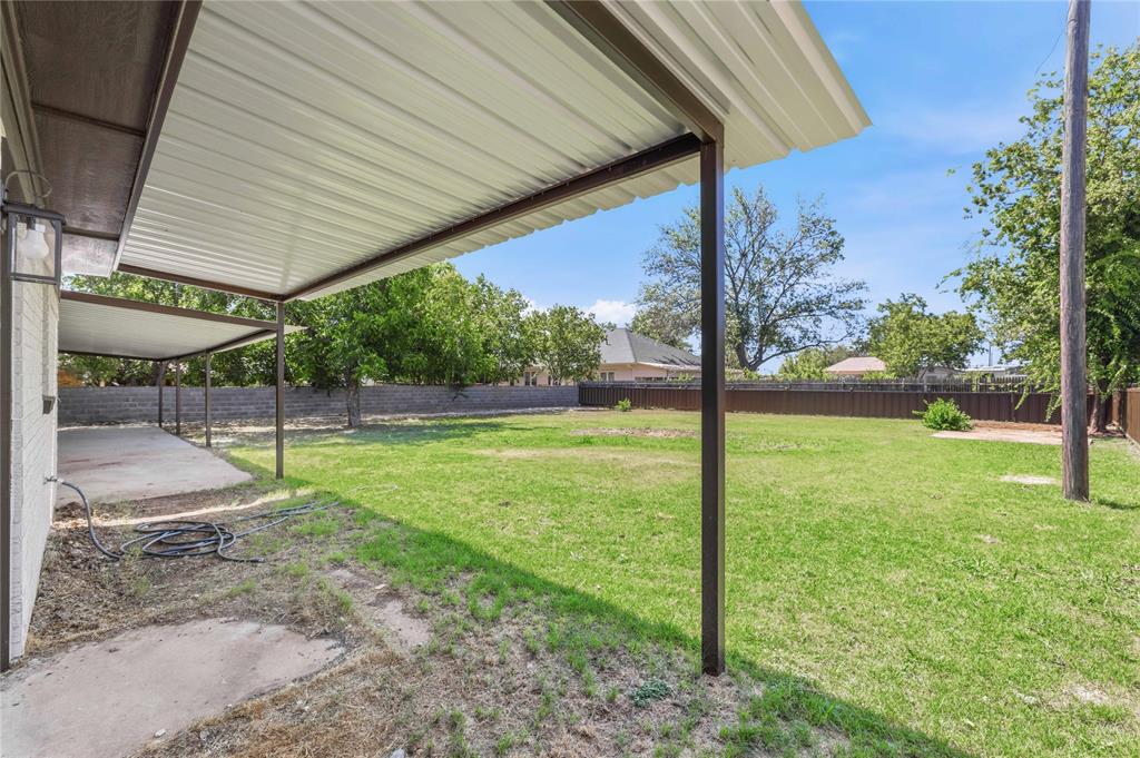 809 West Liveoak Street Coleman, TX 76834 - Photo 30 of 34