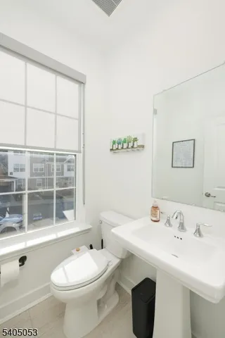 $829,000 | 10 Dorchester Lane, Unit 10, East Hanover, NJ 07936