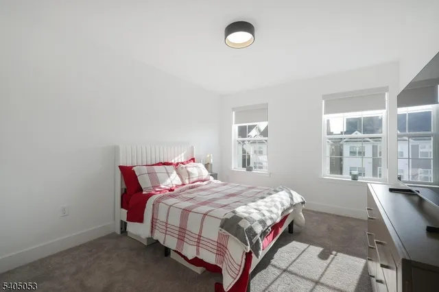 $829,000 | 10 Dorchester Lane, Unit 10, East Hanover, NJ 07936