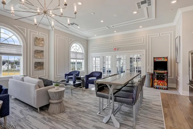 $829,000 | 10 Dorchester Lane, Unit 10, East Hanover, NJ 07936