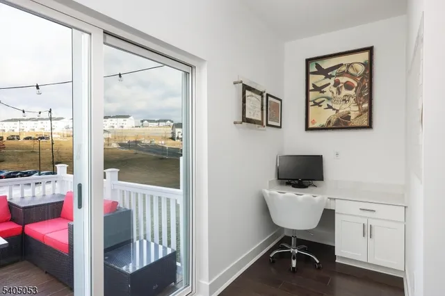 $829,000 | 10 Dorchester Lane, Unit 10, East Hanover, NJ 07936