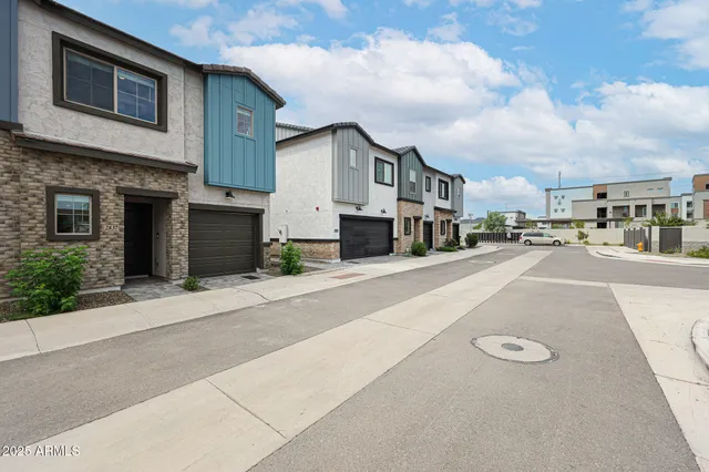 $2,200 | 2837 West Eagle Talon Trail, Phoenix, AZ 85085