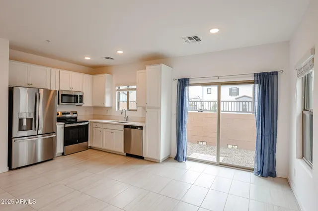 $2,200 | 2837 West Eagle Talon Trail, Phoenix, AZ 85085