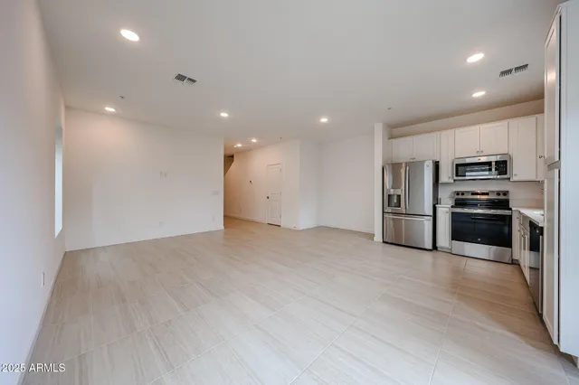 $2,200 | 2837 West Eagle Talon Trail, Phoenix, AZ 85085