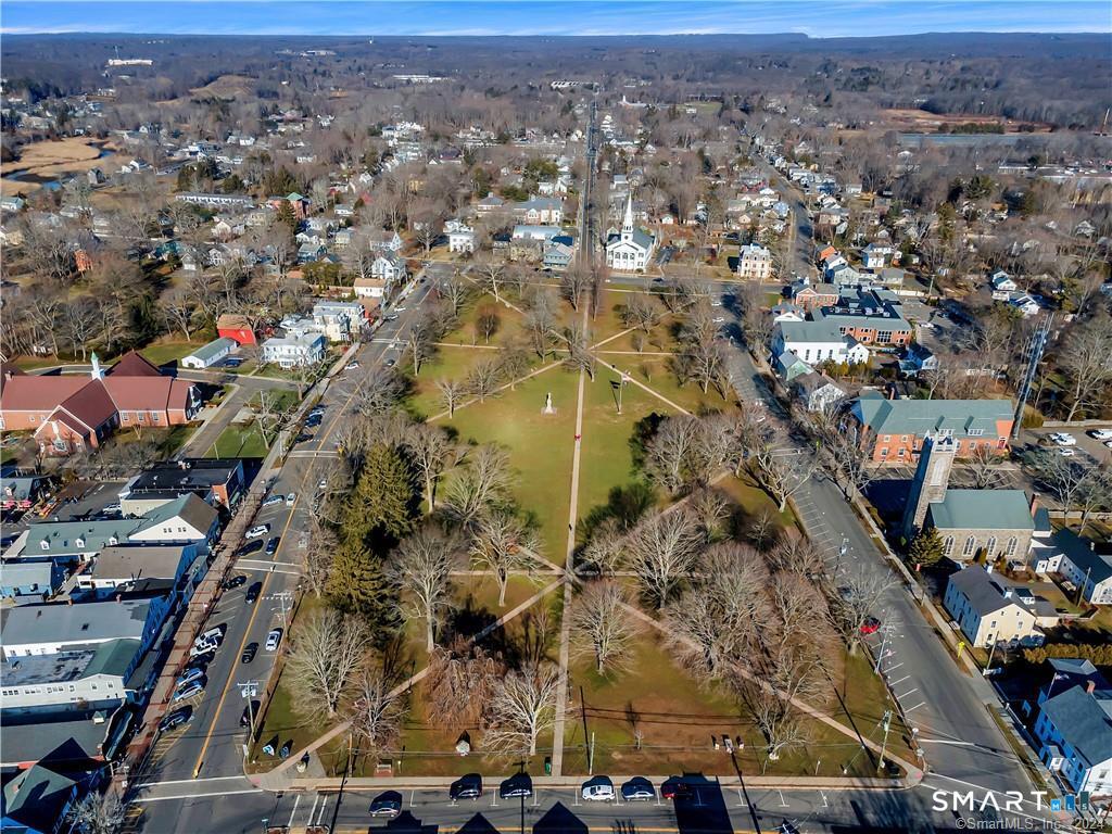 122 Lower Road Guilford, CT 06437 - Photo 36 of 40 Minutes to the award-winning Guilford Green, offering an array of boutiques, shopping, bookstore, dining, and the vibrant charm of the town center.