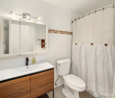 $295,000 | 5834 Northeast 75th Street, Unit B202, Seattle, WA 98115