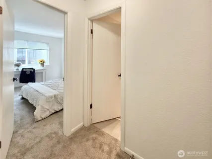 $279,000 | 5834 Northeast 75th Street, Unit B202, Seattle, WA 98115