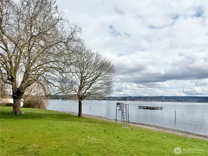 $279,000 | 5834 Northeast 75th Street, Unit B202, Seattle, WA 98115