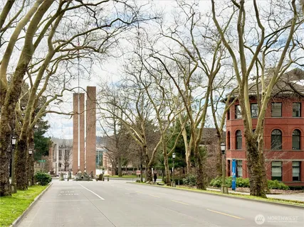 $279,000 | 5834 Northeast 75th Street, Unit B202, Seattle, WA 98115