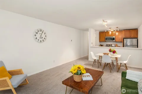 $295,000 | 5834 Northeast 75th Street, Unit B202, Seattle, WA 98115