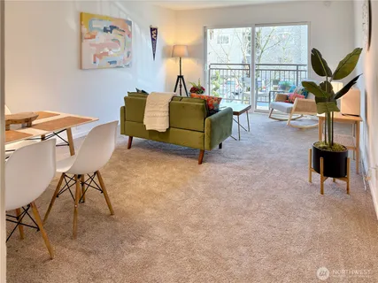 $279,000 | 5834 Northeast 75th Street, Unit B202, Seattle, WA 98115