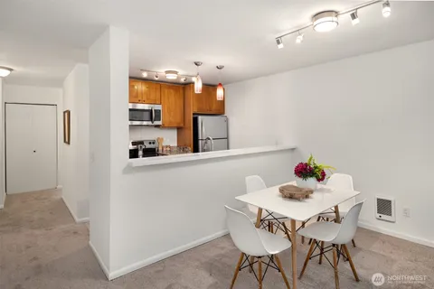 $295,000 | 5834 Northeast 75th Street, Unit B202, Seattle, WA 98115