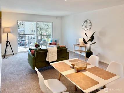 $279,000 | 5834 Northeast 75th Street, Unit B202, Seattle, WA 98115