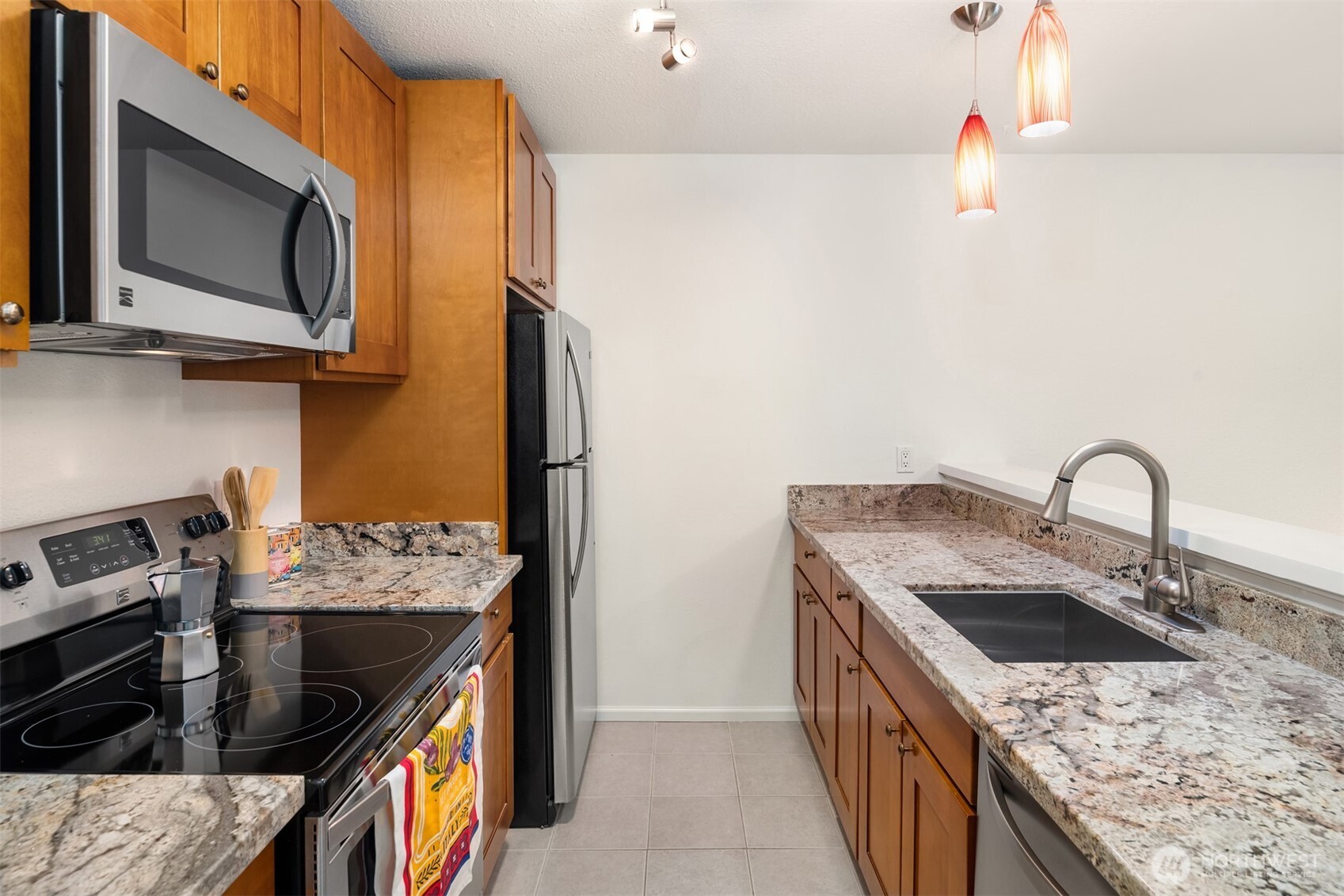 5834 Northeast 75th Street, Unit B202 Seattle, WA 98115 - Photo 10 of 17