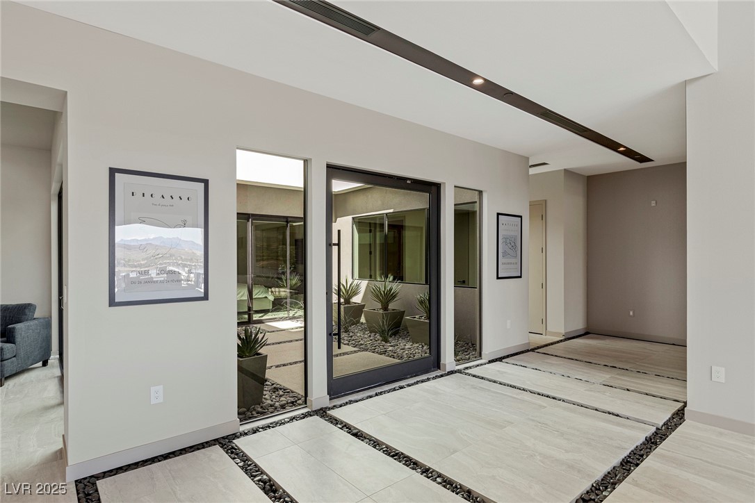 29 Falling Ridge Lane Henderson, NV 89011 - Photo 5 of 87 Gallery Image 5