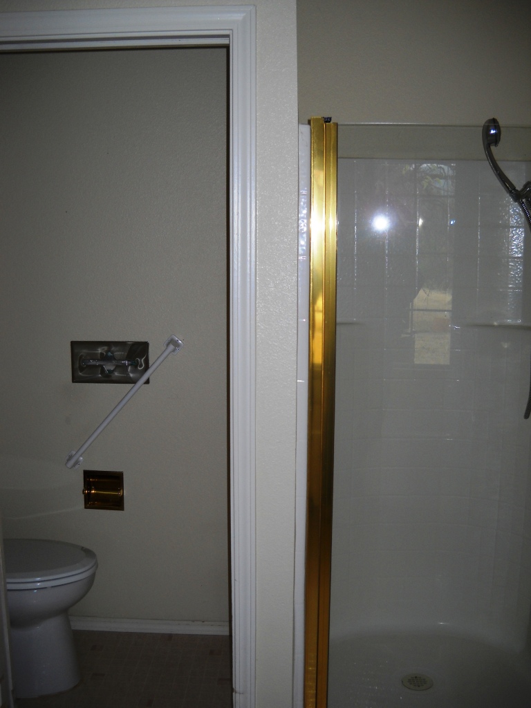16677 Power Line Road Redding, CA 96001 - Photo 14 of 20 Master bath