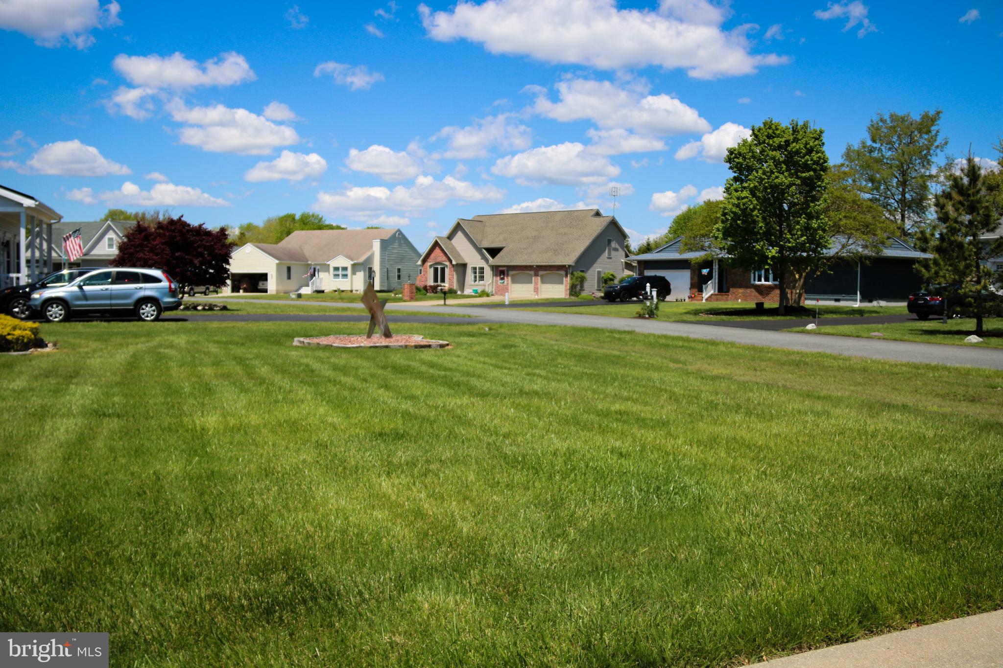 533 Harbor Road Ocean View, DE 19970 - Photo 27 of 31 Beautiful front yard