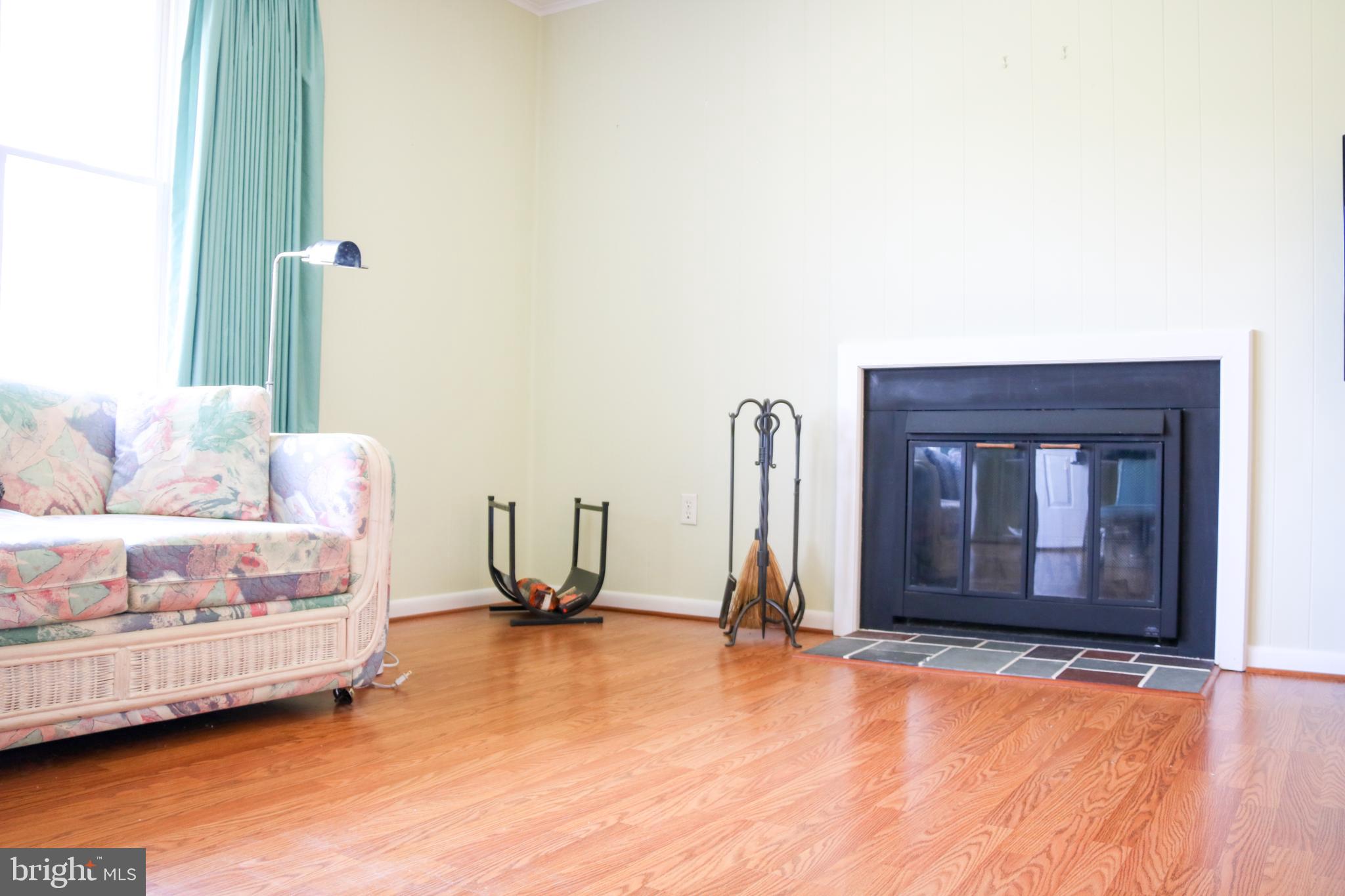 533 Harbor Road Ocean View, DE 19970 - Photo 4 of 31 Beautiful new laminate flooring