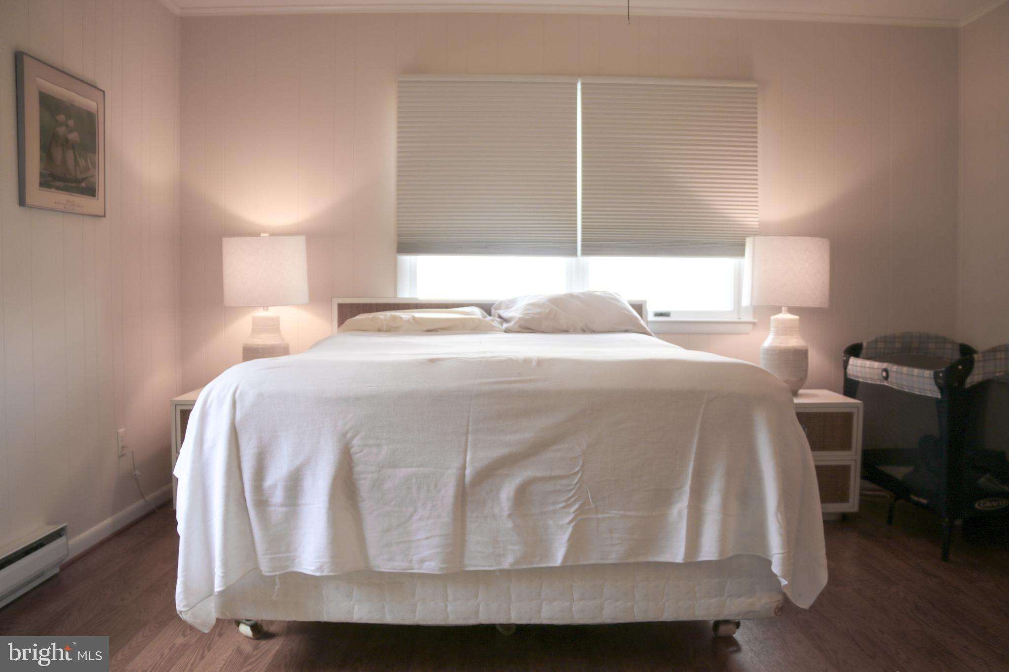 533 Harbor Road Ocean View, DE 19970 - Photo 10 of 31 \Master bed with Levolor blinds