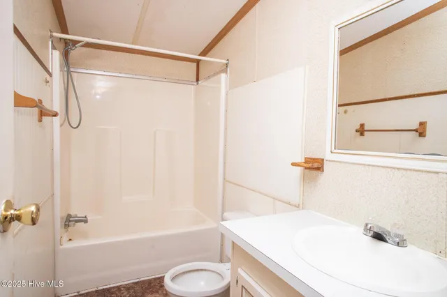 $135,000 | 165 High School Road, Vanceboro, NC 28586