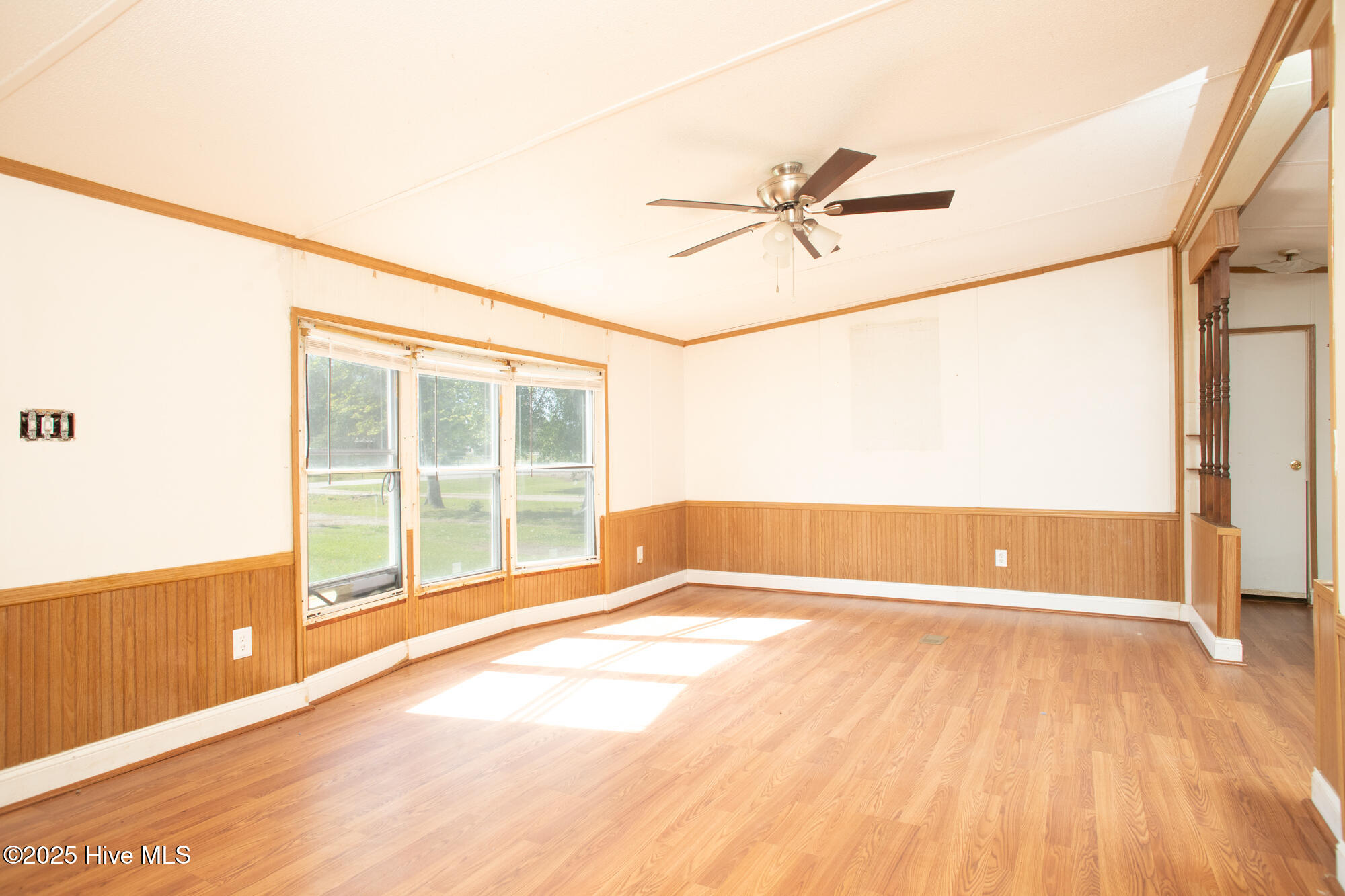 165 High School Road Vanceboro, NC 28586 - Photo 2 of 13 LIving Room