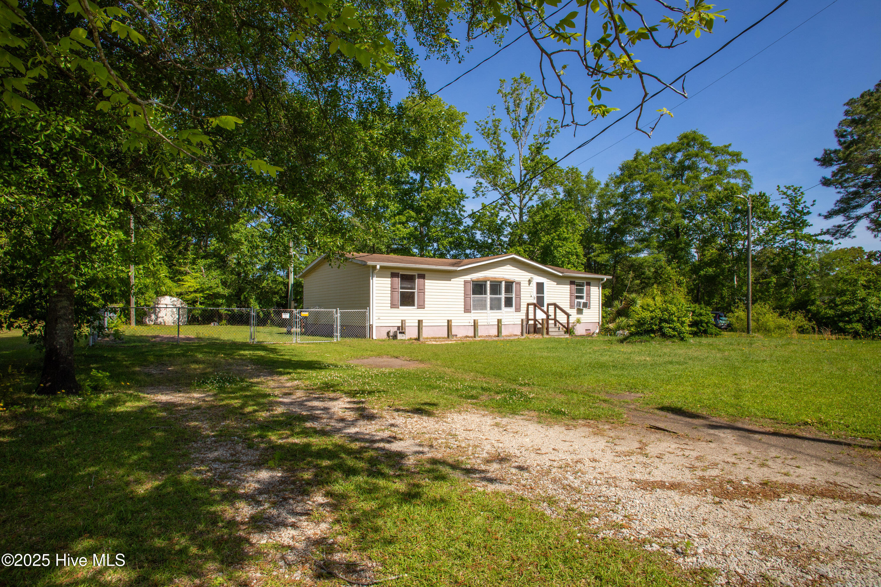 165 High School Road Vanceboro, NC 28586 - Photo 6 of 13 Front