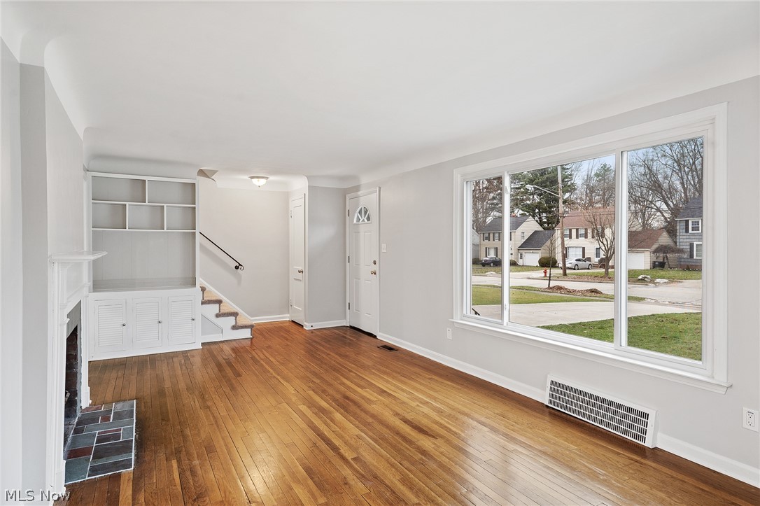 5016 Anderson Road Cleveland, OH 44124 - Photo 4 of 35