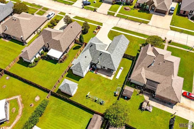 $329,999 | 212 Lansdown Drive, Houma, LA 70360