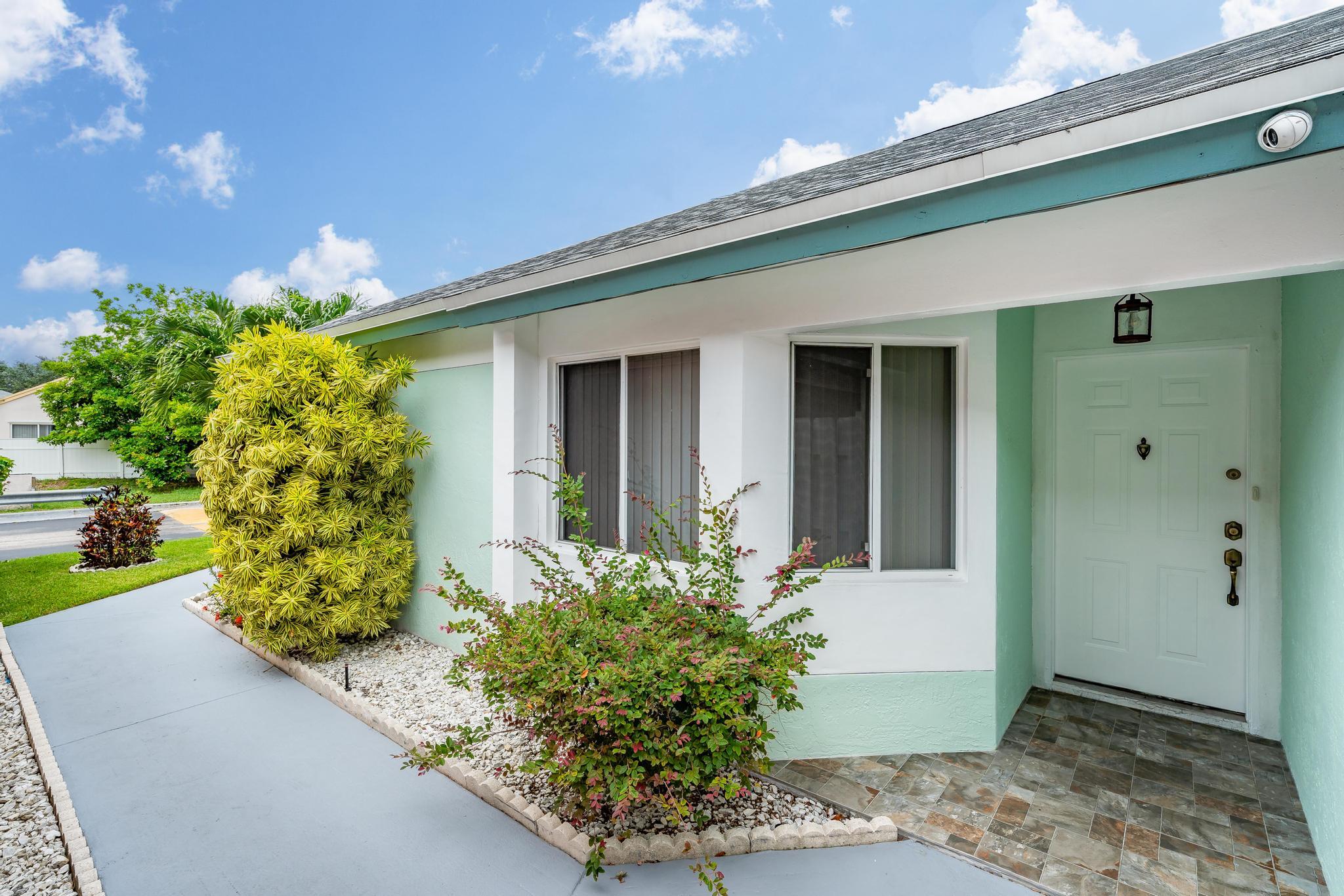 1205 Scioto Road North Lauderdale, FL 33068 - Photo 3 of 20 DSC04156-Edit