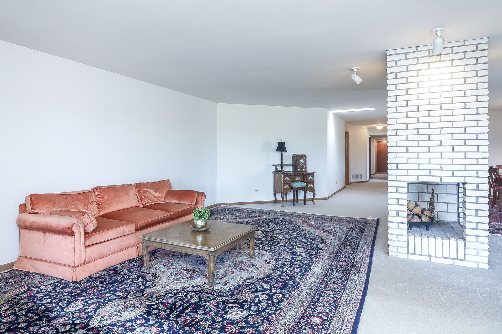 1S095 Spring Road, Unit 3F Oakbrook Terrace, IL 60181 - Photo 11 of 29 Gallery Image 11