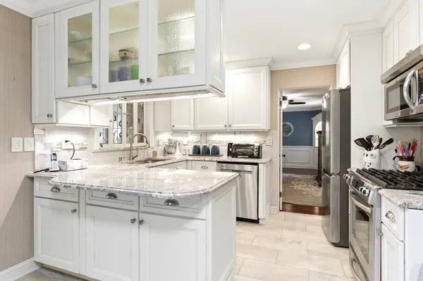 $315,000 | 120 Southeast Marquette Lane, Kankakee, IL 60901