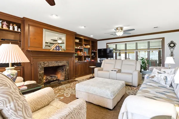 $315,000 | 120 Southeast Marquette Lane, Kankakee, IL 60901